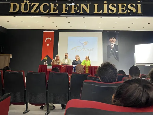 Incontro con la comunità scolastica